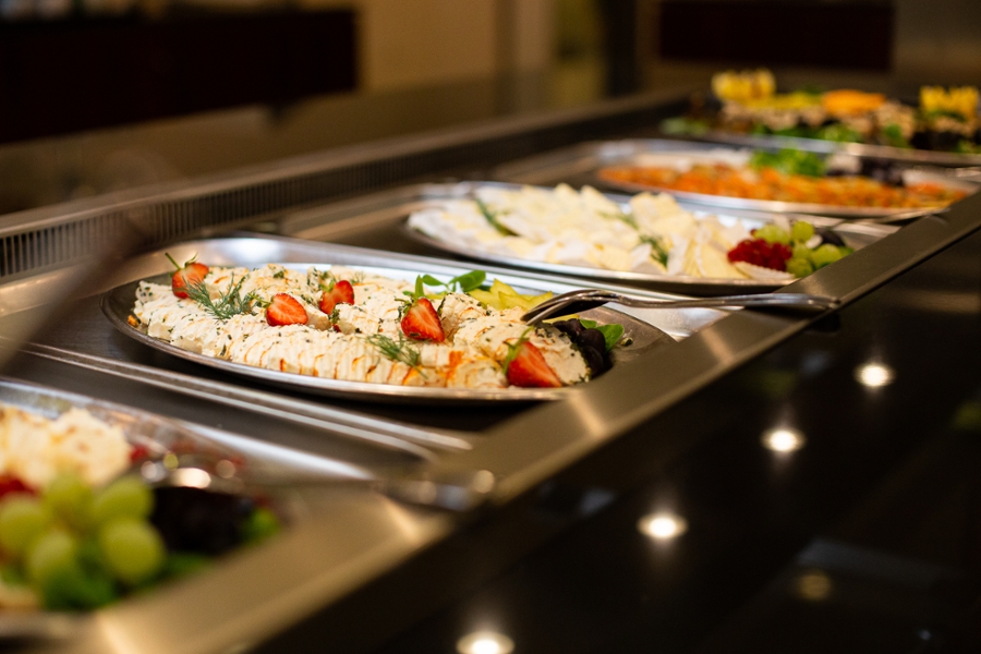 Köstliches vom Buffet Köstliches vom Buffet